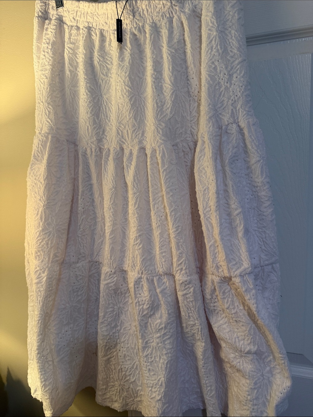 Elie Tahari white eyelet embroidered skirt